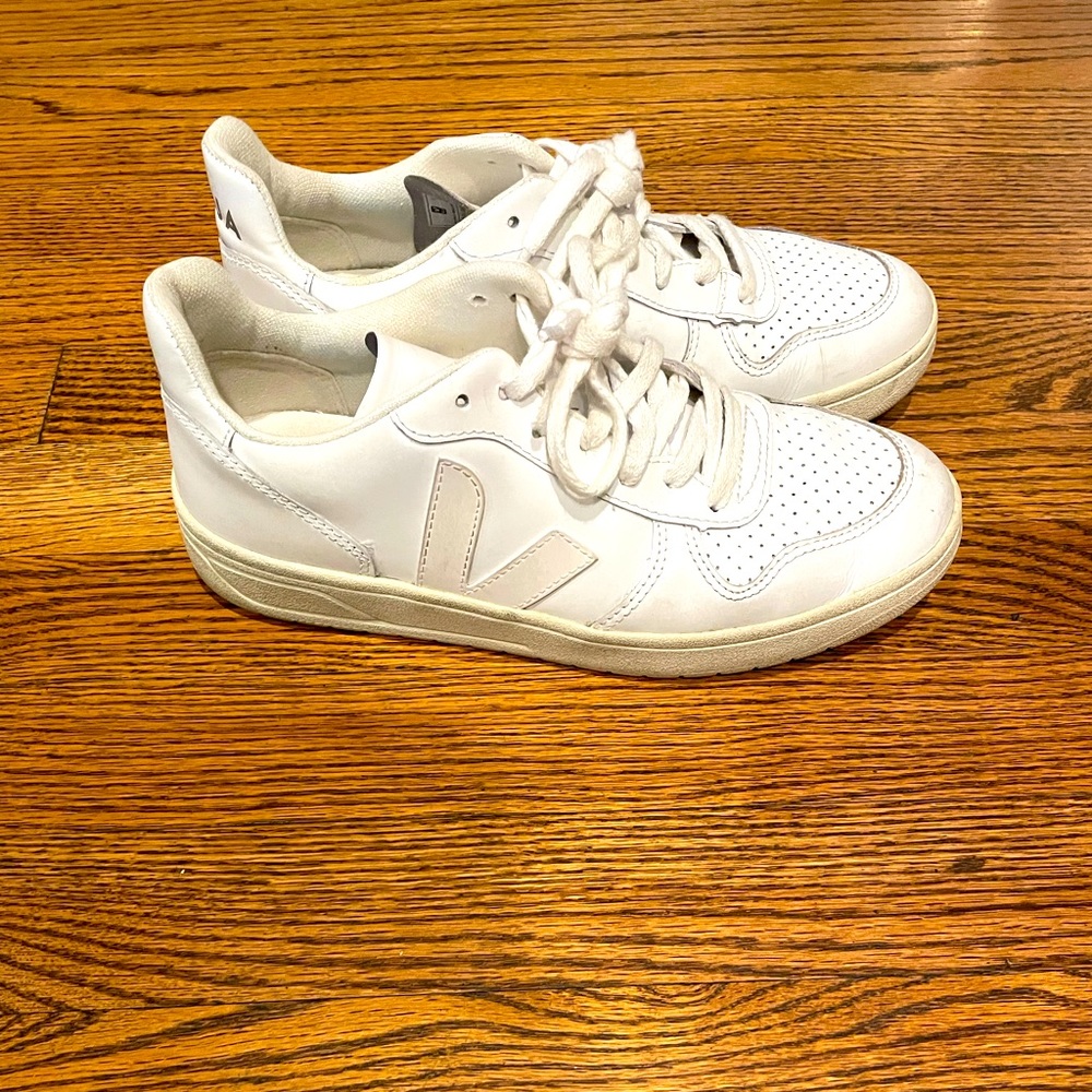 Veja sneakers size 9